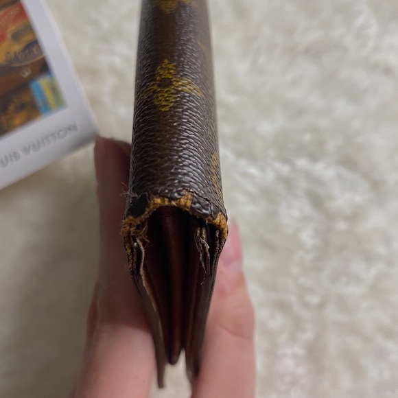 SOLD- Louis Vuitton wallet - Picture 7 of 7